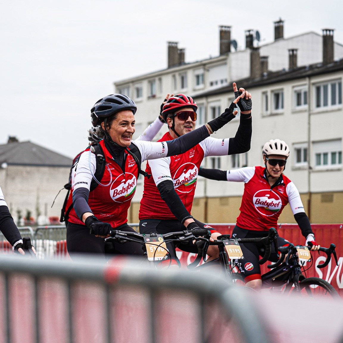 🤟 En bande organisée !
Vous êtes plus de 7 coureurs d’un même club, groupe ou entreprise ?
👉 Créez votre équipe, profitez d’une remise spéciale et tentez de décrocher le classement par équipe 🏆

📸 @damien.thomas_ 

𝐈𝐧𝐟𝐨𝐫𝐦𝐚𝐭𝐢𝐨𝐧𝐬 & 𝐢𝐧𝐬𝐜𝐫𝐢𝐩𝐭𝐢𝐨𝐧𝐬 ⤵️
✍️ https://cyclosportive-babybel.fr

#CyclosportiveBabybel #RunningBabybel #running #courseapied #run #BBL #CycloBBL #Babybel #Mayenne #Evron #Cyclo #Gravel #Cyclosport #LaurentJalabert #Cycling #ekoi #ekoicycling #ekoiracing
